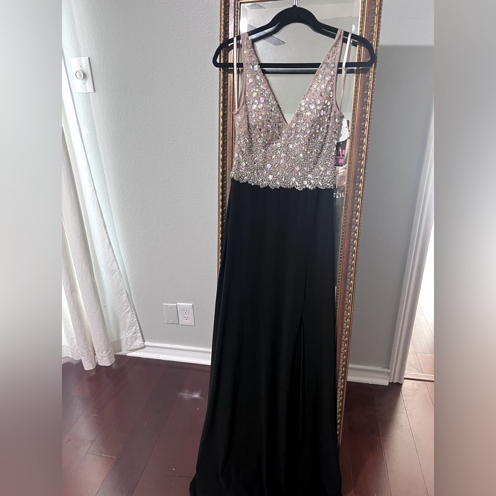 Prom or Formal dress, weeding attendees